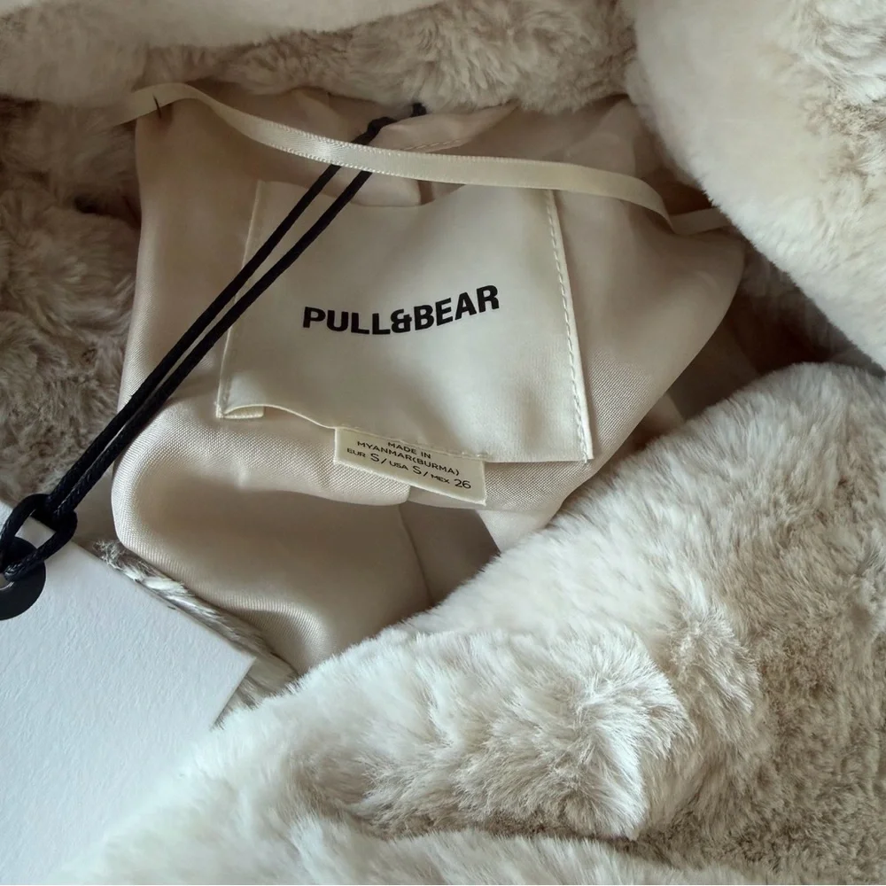 Pull&Bear Luxe Cream Faux Fur Coat - Plush Winter Statement Piece - New - Small - Picture 11 of 11